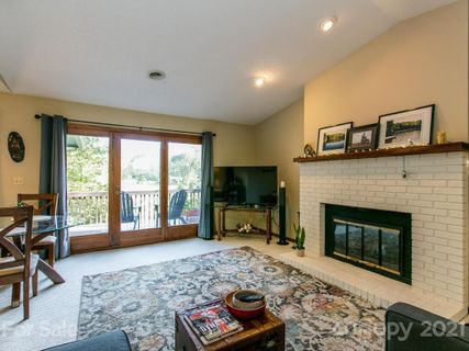 139 Essex Circle D