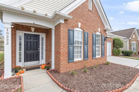 10223 Threatt Woods Drive 121 sold home in Auburn Place, Charlotte, NC
