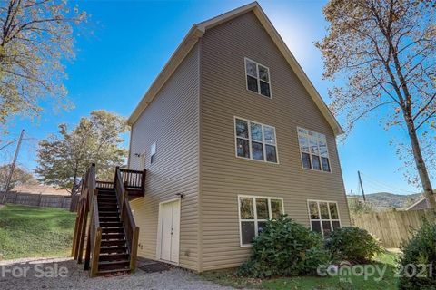 15 Circle Drive