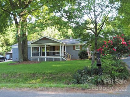 300 Amon Lane sold home in Ravenwood, Pineville, NC