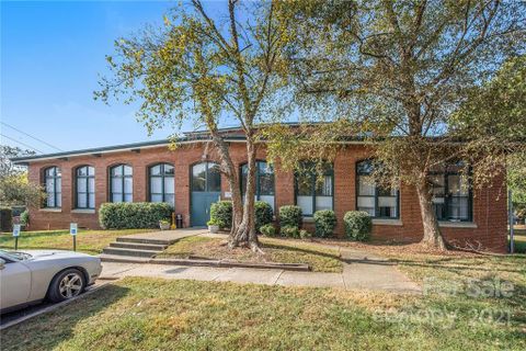 201 S Hoskins Road