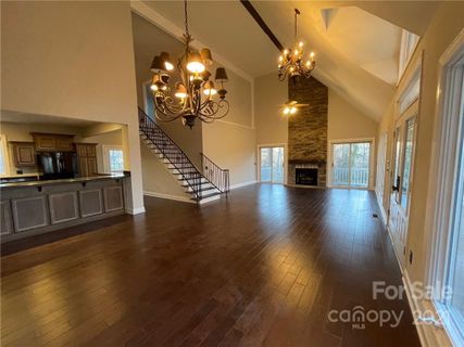 5318 Shoreview Drive