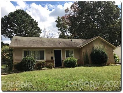 3323 Cedarhurst Drive