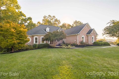 105 Island Cove Lane