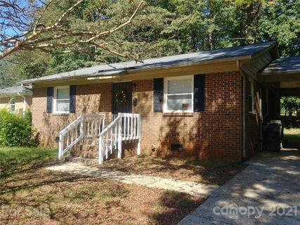 2400 Longleaf Drive