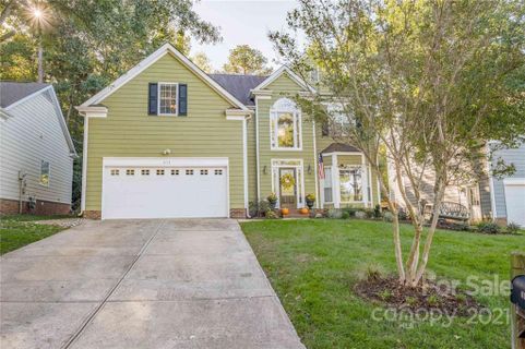 6113 Rosebriar Lane