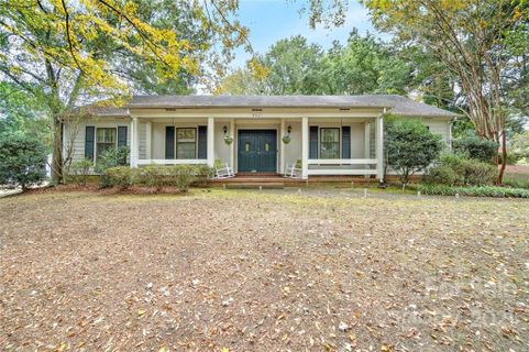 4621 Twynham Lane