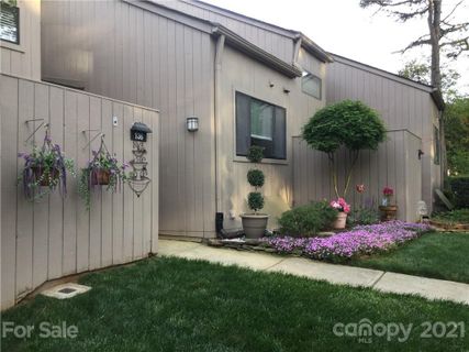 136 Pine Grove Circle