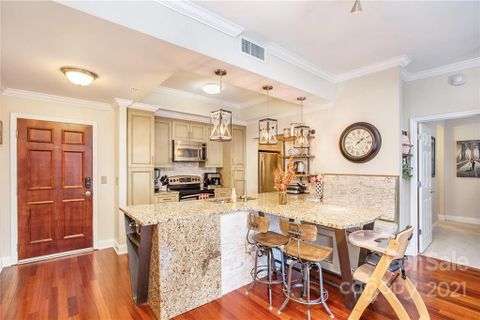 300 W 5th Street 507