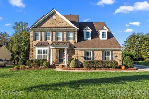 138 Monteray Oaks Circle