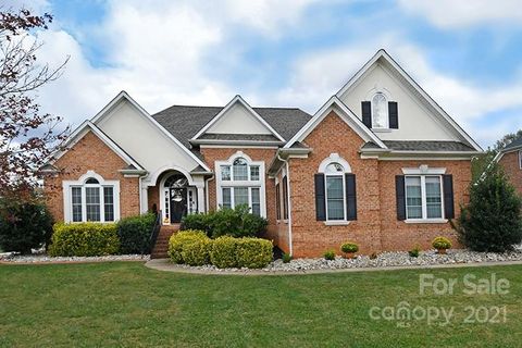 130 Hunters Hill Drive