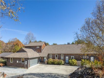 82 Hidden Knoll Drive