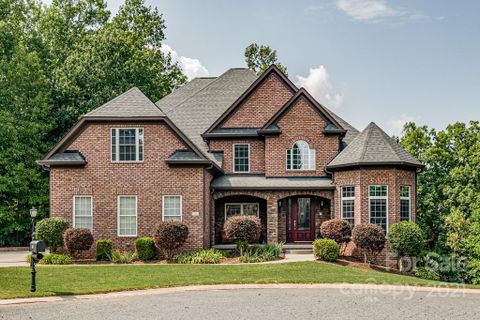 150 Canterbury Crossing sold home in Ashford On The Water, Fort Mill, SC