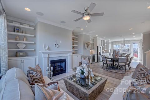 219 Maidenstone Trail