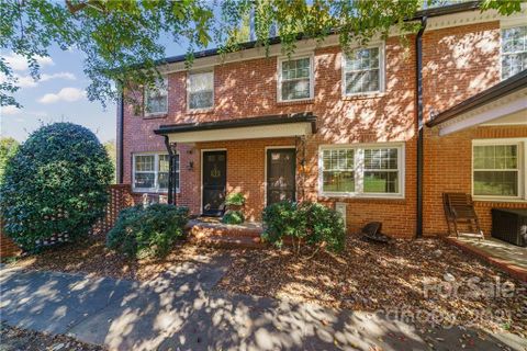 204 N Laurel Avenue 5D