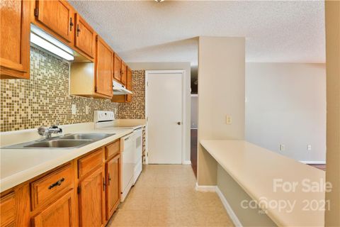 9531 Shannon Green Drive sold home in Shannon Green, Charlotte, NC