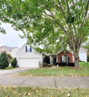 9915 Empire Woods Court