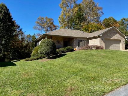 105 Fairway Knoll Drive