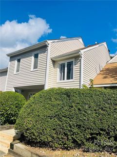 1624 Hollow Drive