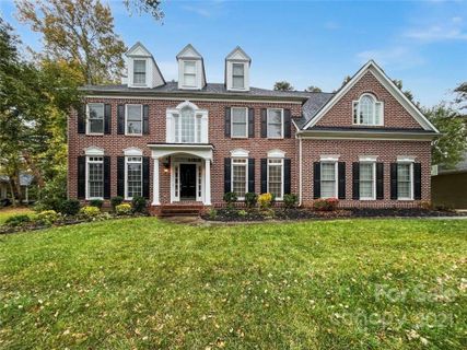 2303 Treymore Lane
