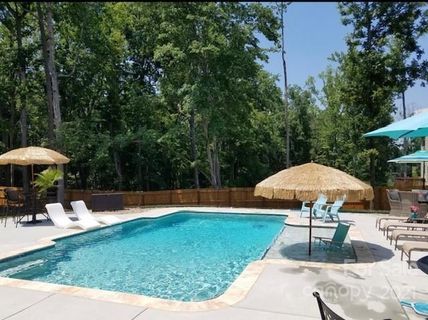 113 Farm Knoll Way