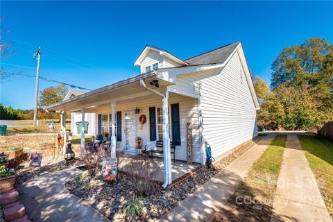 405 Eastway Lane sold home in Magnolia Place, Conover, NC