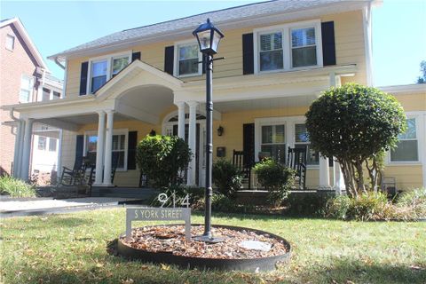 914 York Street