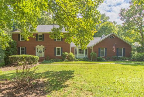 146 Tree Top Drive