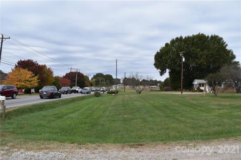 768 River Highway