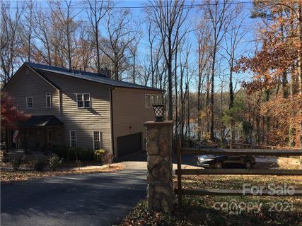 7506 River Circle sold home in Riverview Acres, Charlotte, NC