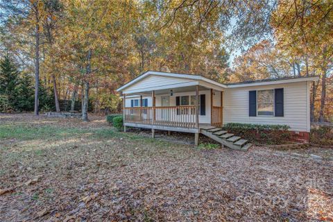 1349 Sherwood Road sold home in Bowling Green Estates, Clover, SC