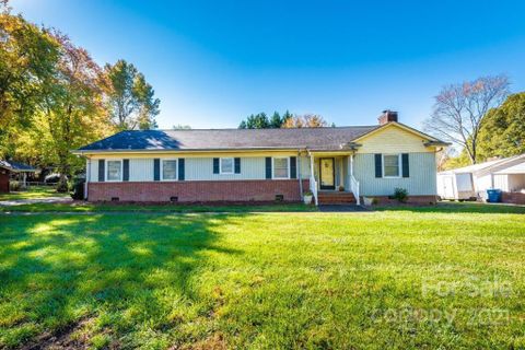 460 23rd Avenue sold home in Eastview Acres, Hickory, NC
