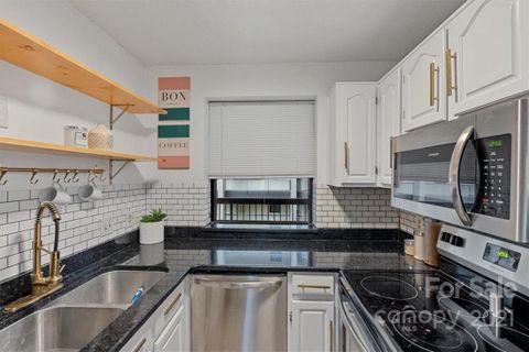 211 Heritage Boulevard 415