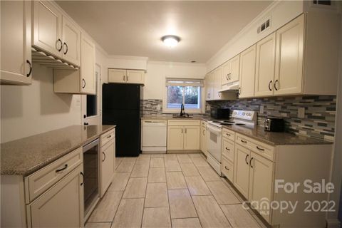 1626 Hollow Drive