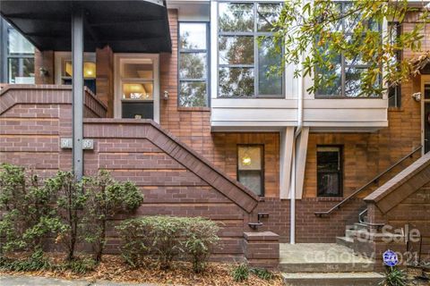 615 E 10th Street