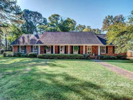 5701 Lansing Drive