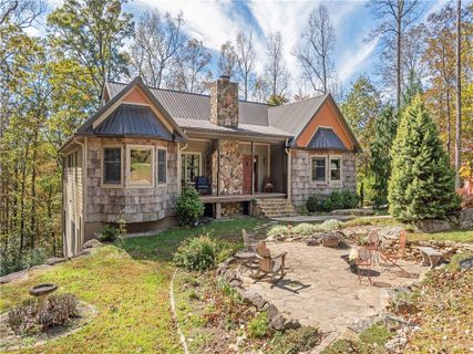 156 Woodlyn Etch Drive sold home in Woodlyn Echoes, Hendersonville, NC