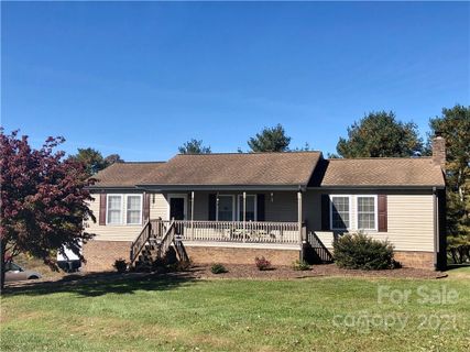 16 Countryside Drive sold home in Country Crossing, Hendersonville, NC