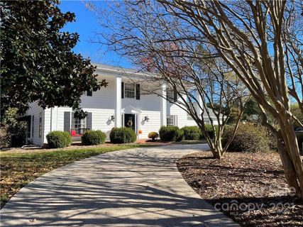 535 Winfield Boulevard