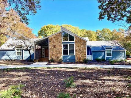 8123 Raintree Lane