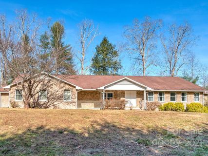 305 Benjamins Way sold home in Sherman Estates, Hendersonville, NC