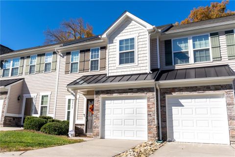 2437 Silverthorn Drive