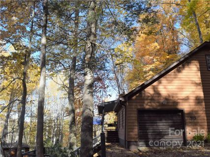 585 Summit Drive sold home in Woodlands, Maggie Valley, NC