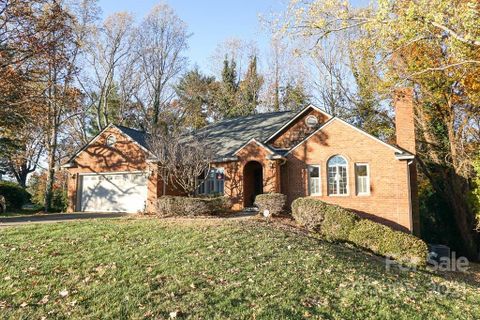 1040 13th Avenue sold home in Rock Acres, Hickory, NC