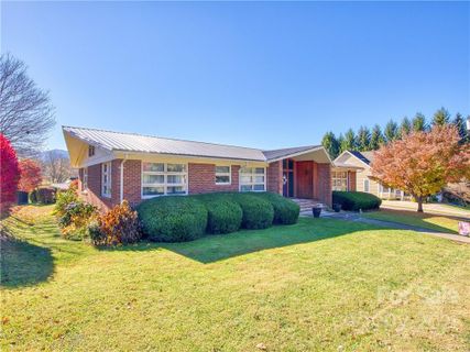 72 Pepper Avenue