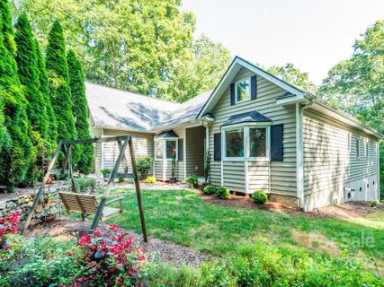 10 Cherokee Trail sold home in Sequoyah Hills, Fletcher, NC