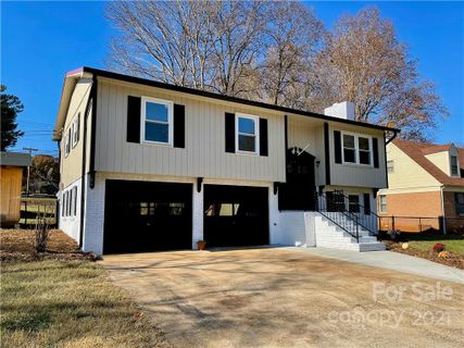 1520 Meadowbrook Drive sold home in Meadowbrook Acres, Newton, NC