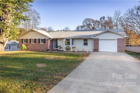 4250 1st Street sold home in Holly Hills, Hickory, NC