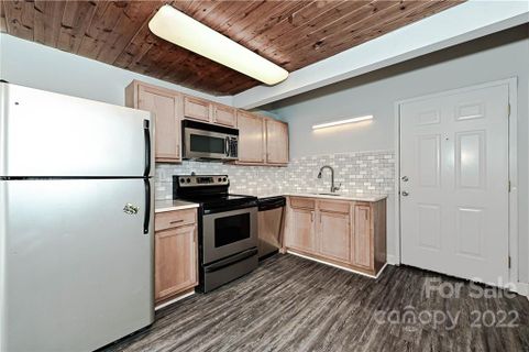 201 Hoskins Road 321