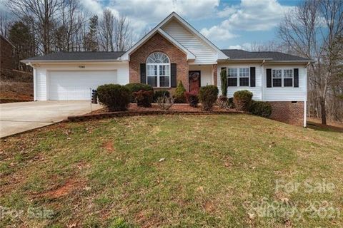 7799 Piney Mountain Street sold home in Pineknoll, Hickory, NC